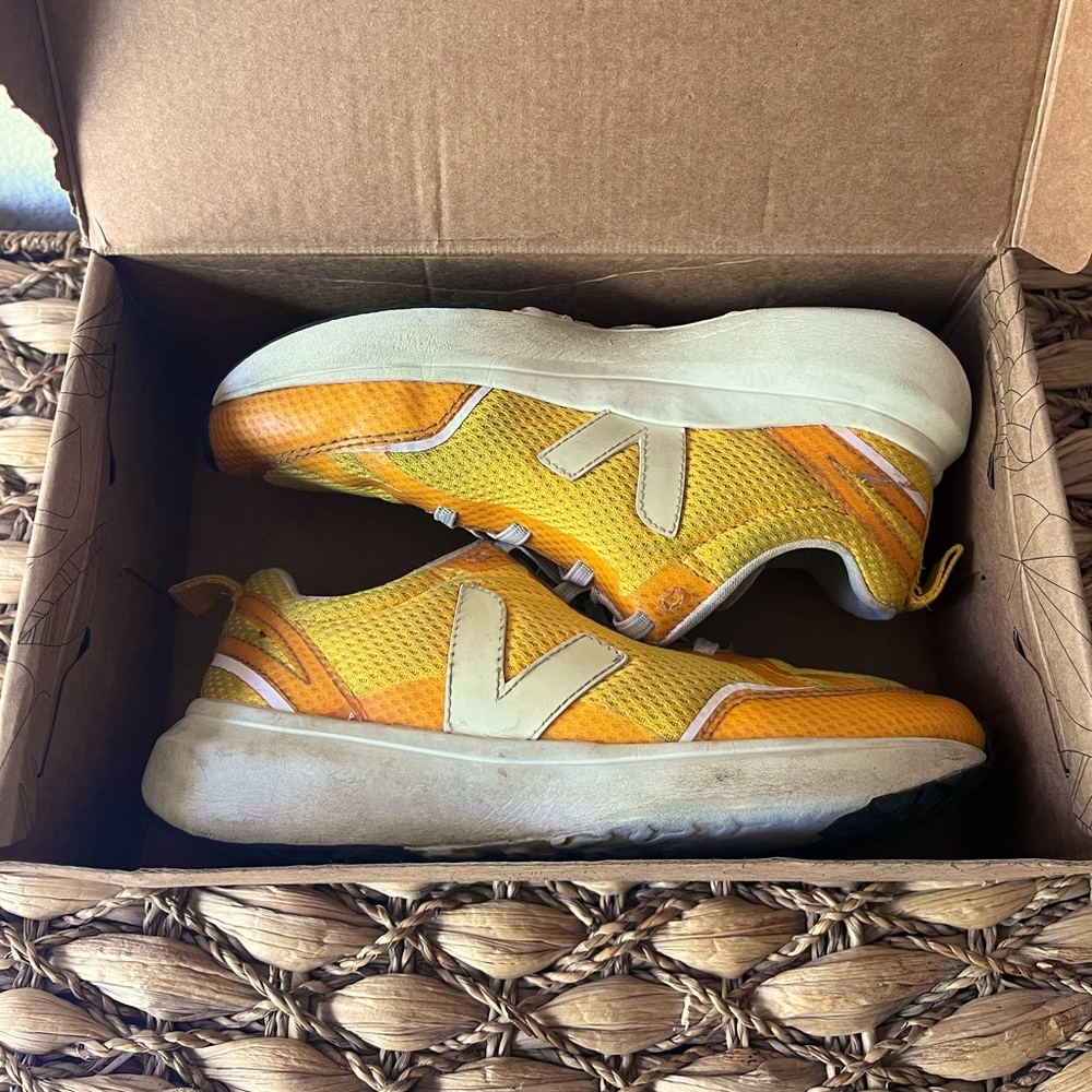 Veja Kids Small Canary Sneakers size 3